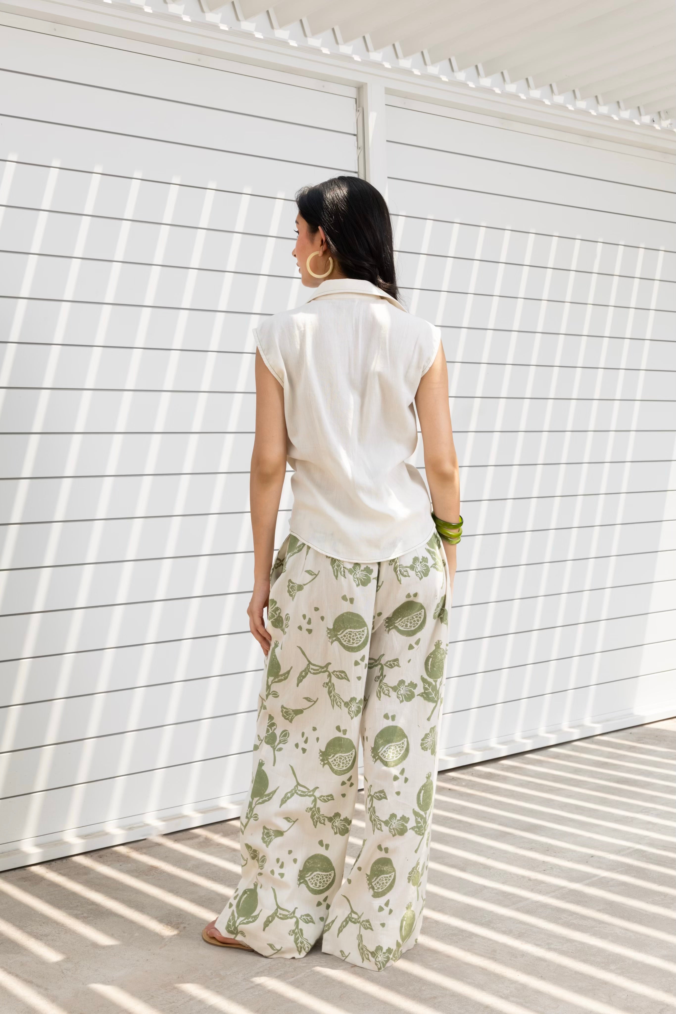 Front-Open Button Gathered Top