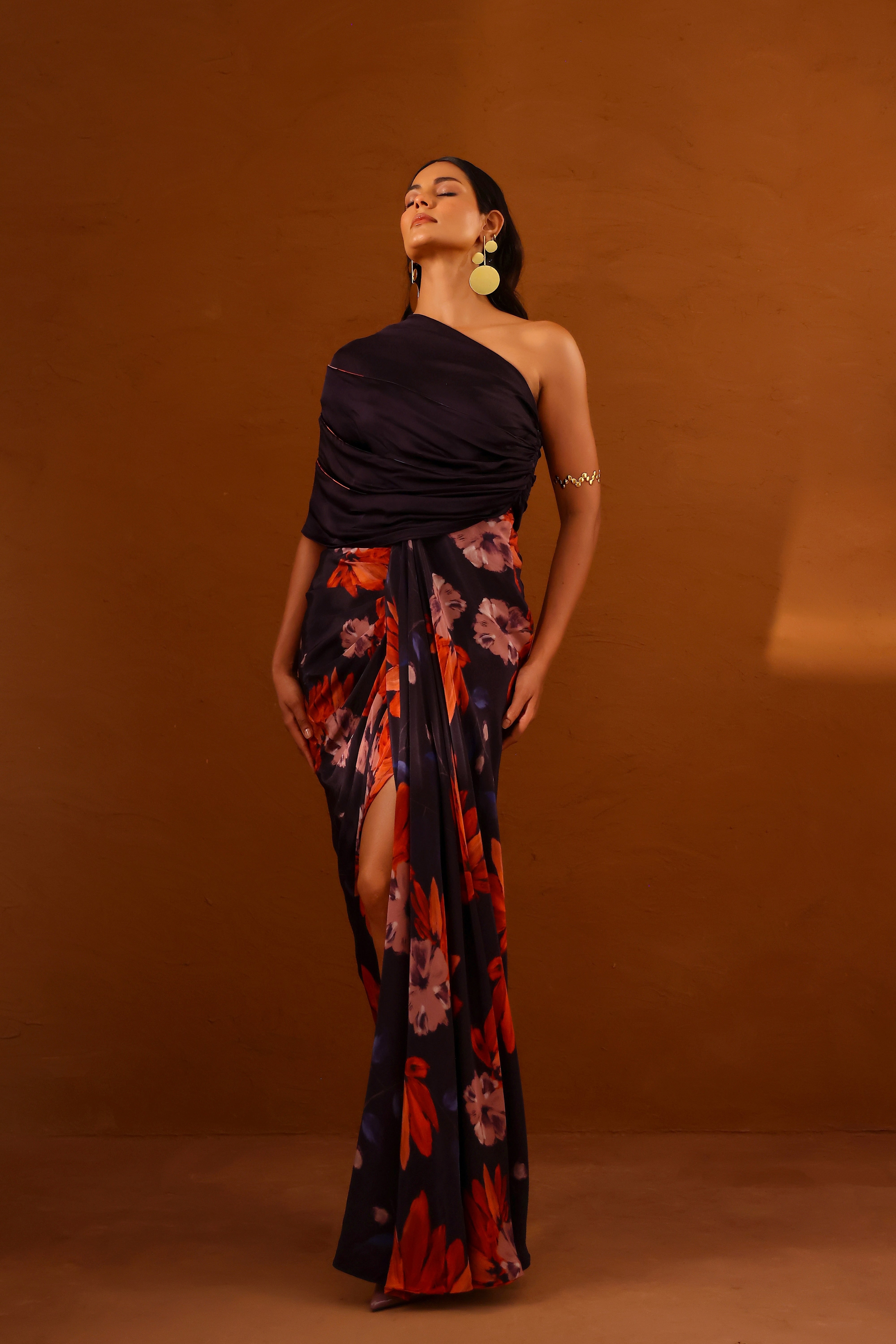 Clavo one-shoulder gown