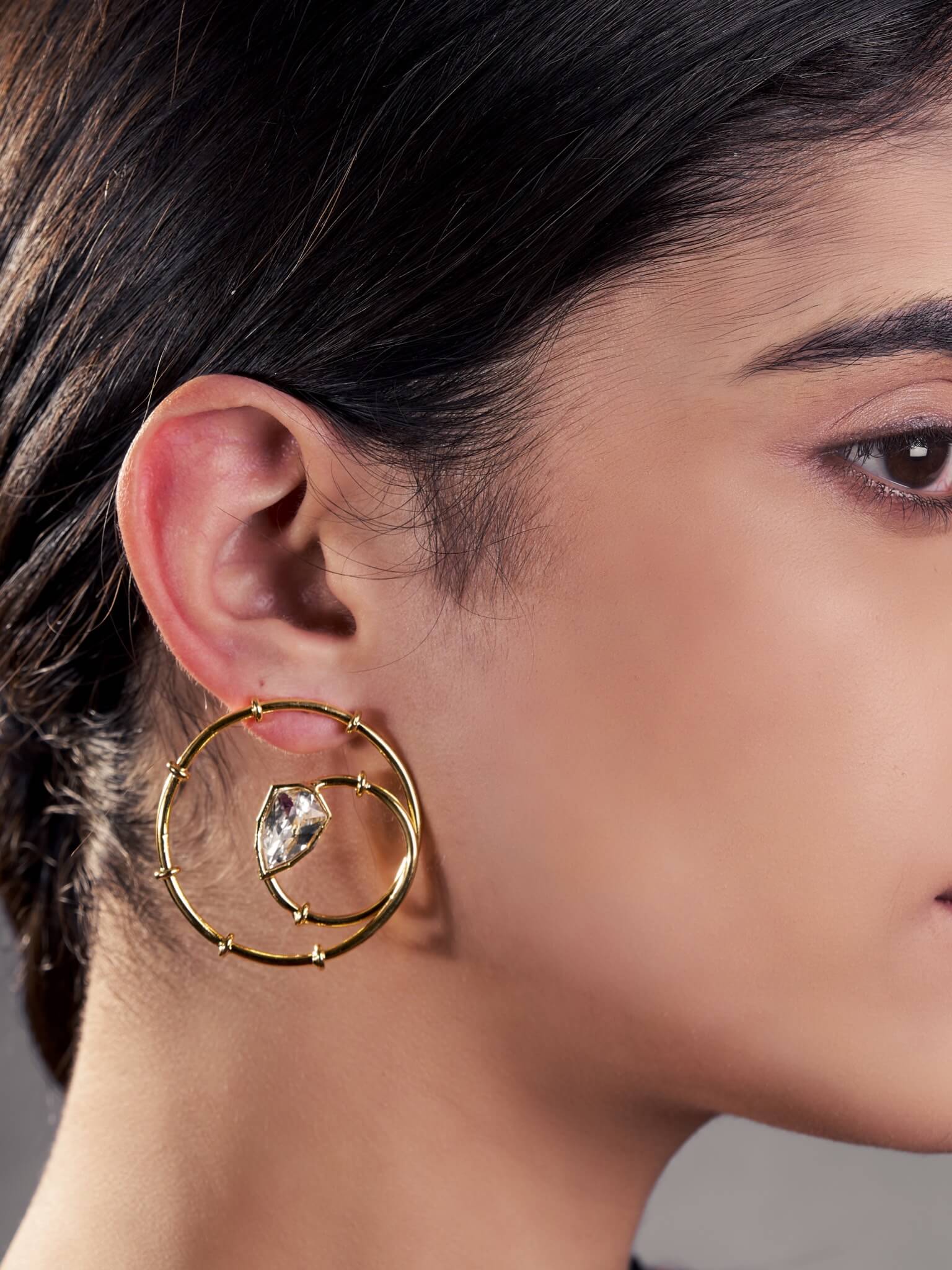 Golden Round Flow Earrings