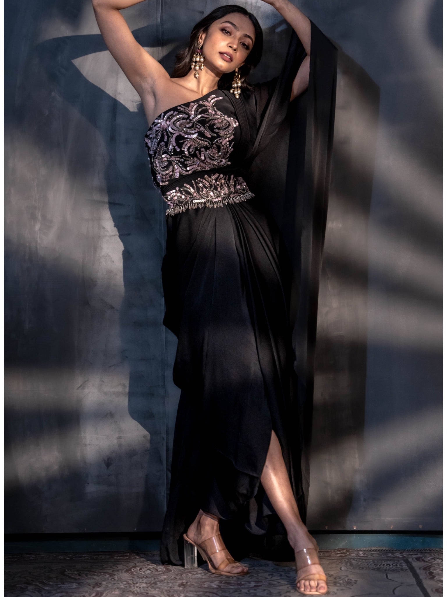 Samriddhi Dhillon in Black Concept Saree With Belt