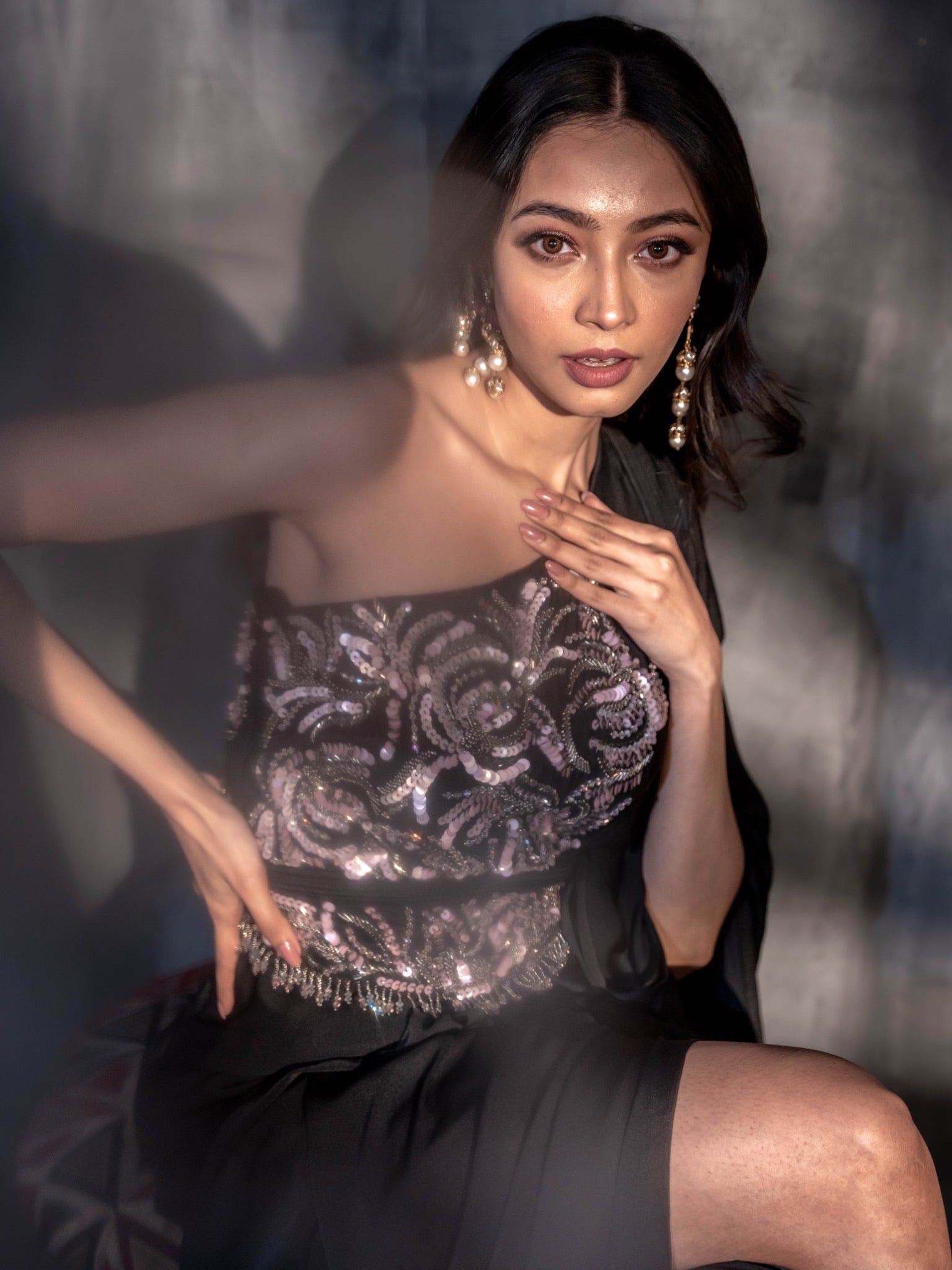 Samriddhi Dhillon in Black Concept Saree With Belt