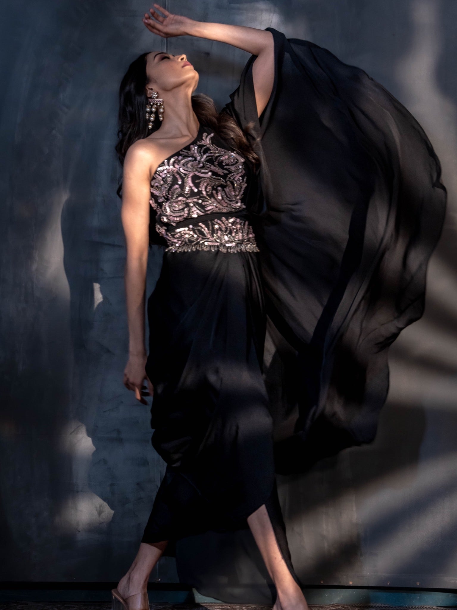 Samriddhi Dhillon in Black Concept Saree With Belt