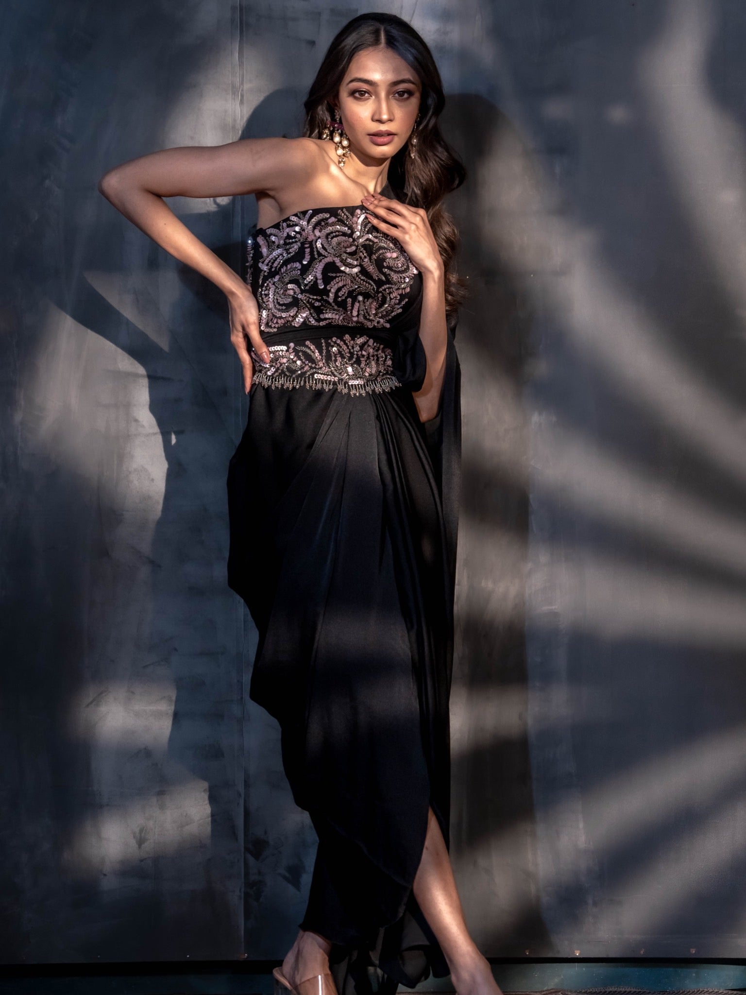 Samriddhi Dhillon in Black Concept Saree With Belt