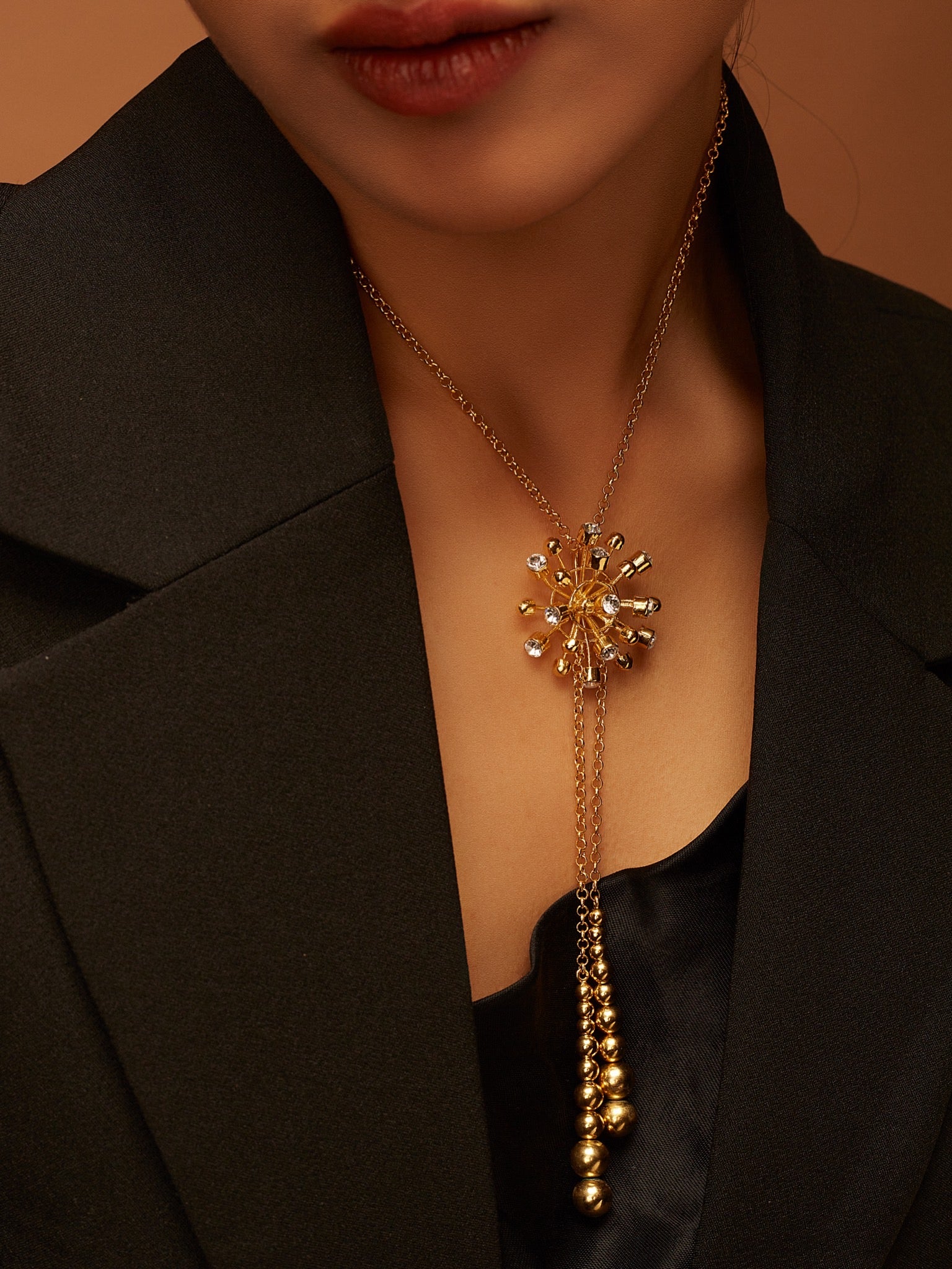 Flora Droplet Neckpiece