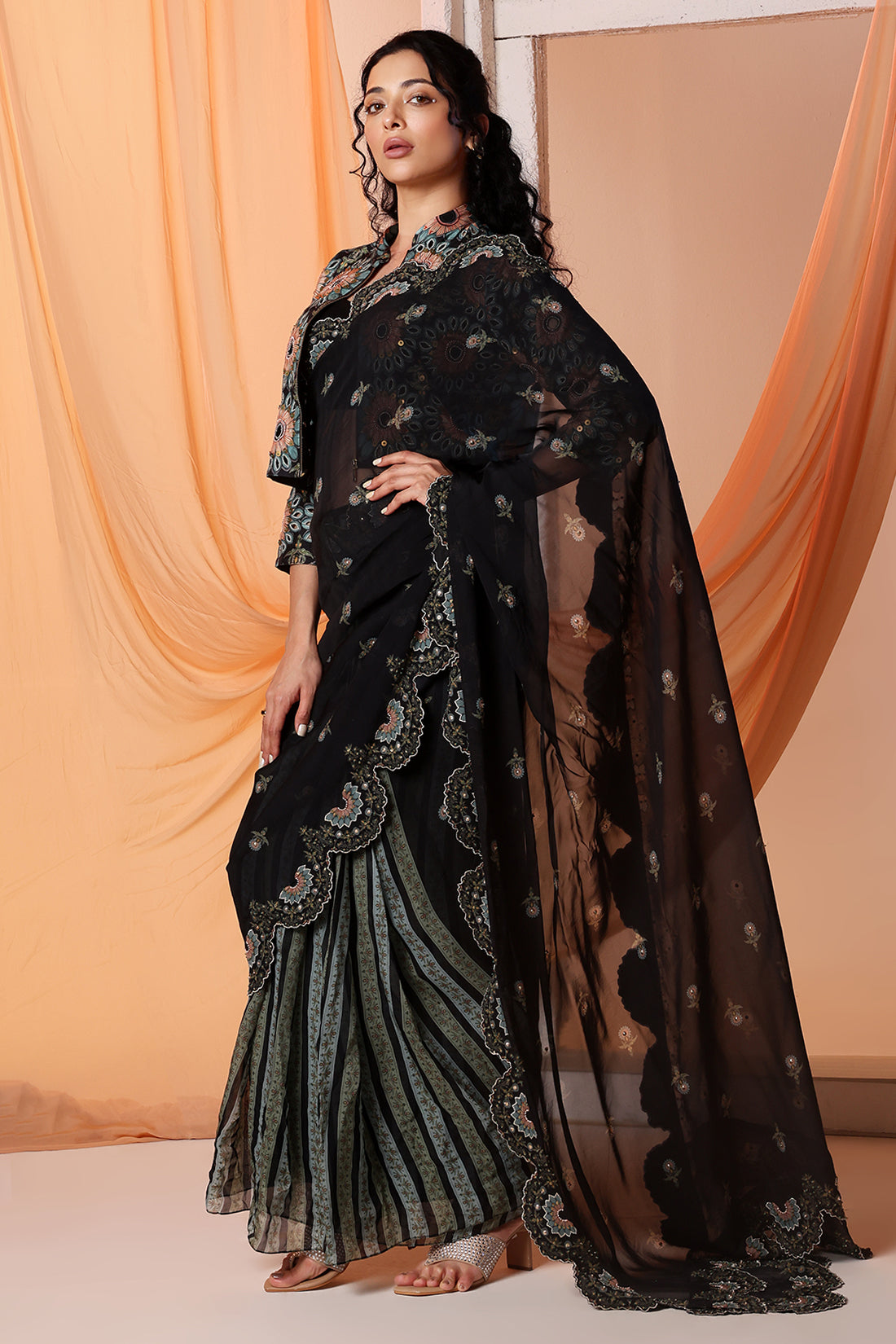 Eraya Embroidered Pre-stiched Saree Set