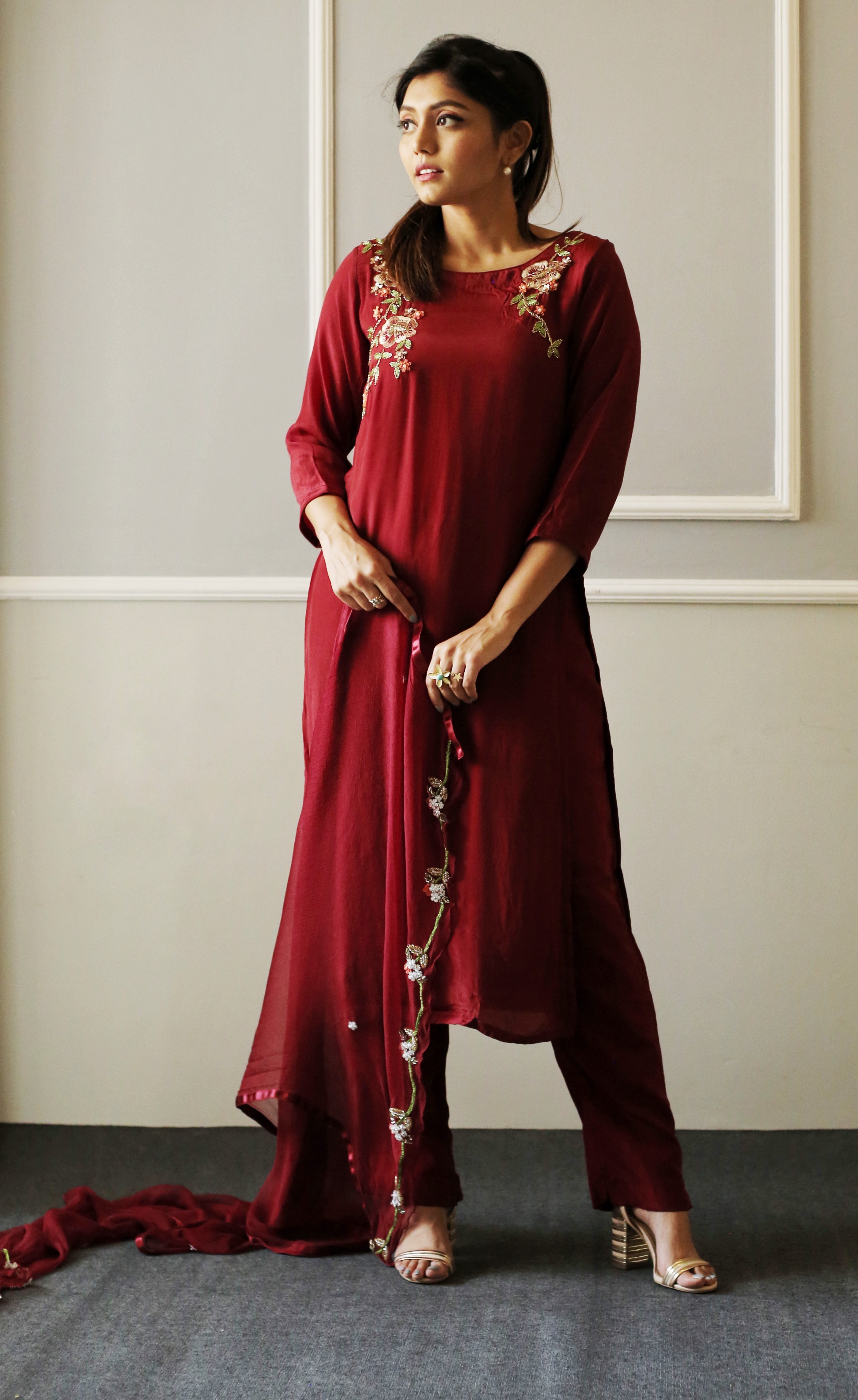 CLEARANCE SALE | MAHARANI RED STRAIGHT KURTA SET