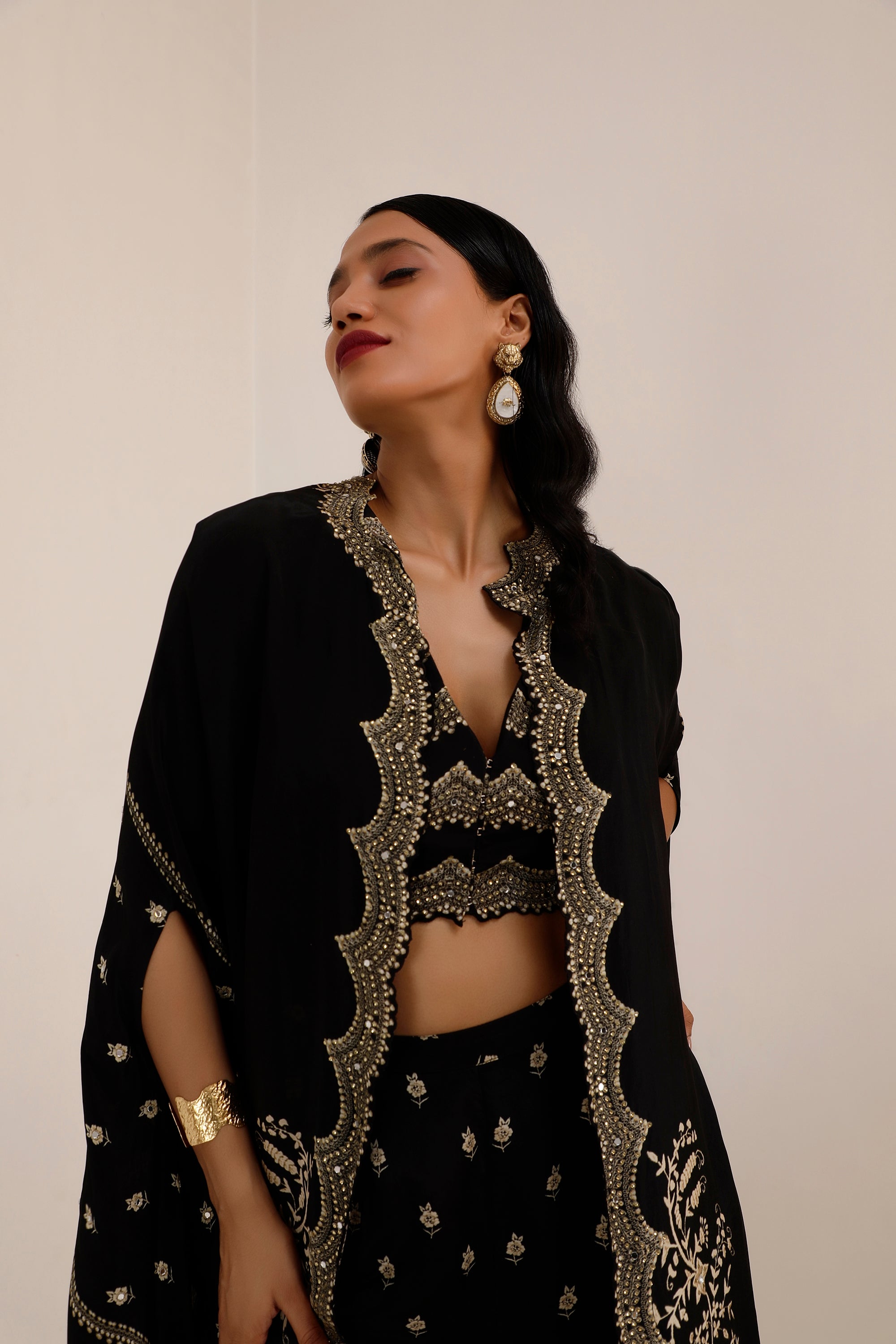 GULSHAN - CAPE SET